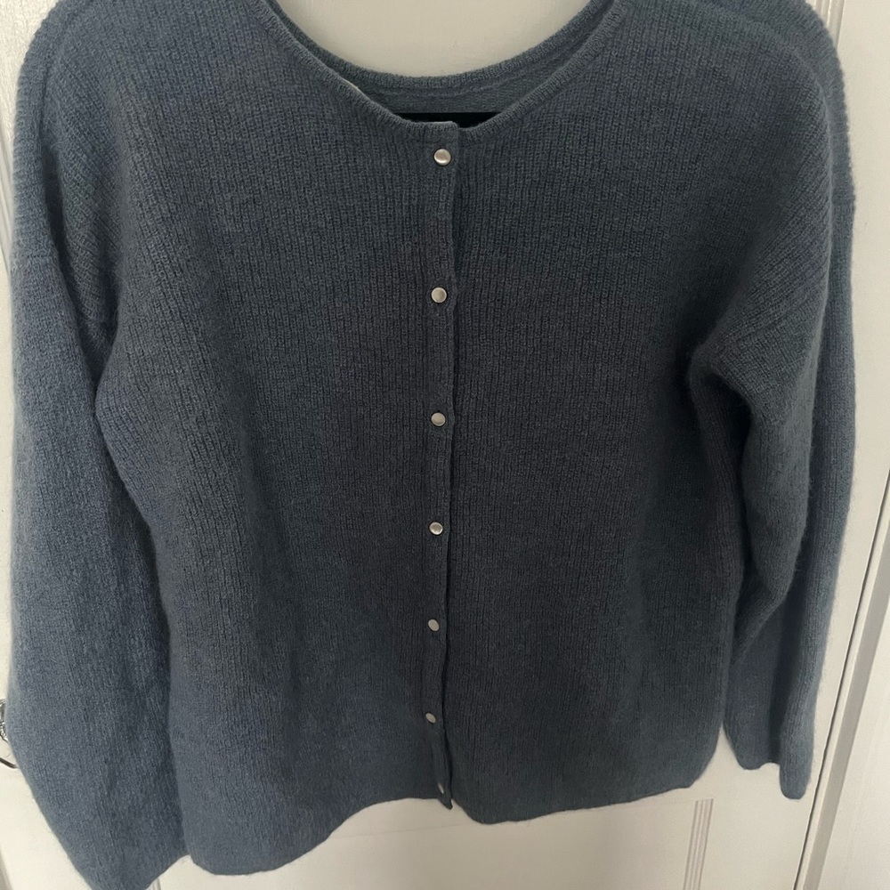 Sezan Gasper jumper